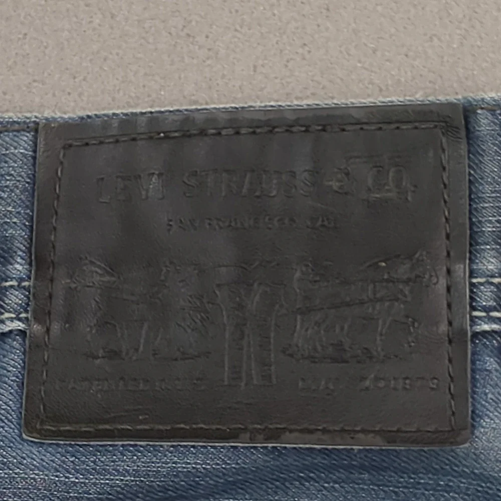 Levi's 514 Slim Straight Jeans Mens 29x30 Medium Blue Wash Zip Pockets Y2K Denim